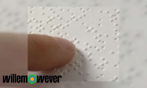Waarom is braille-taal met speciale tekens en niet  met onze letters in het dik?