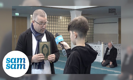 Zinedine gaat naar de moskee