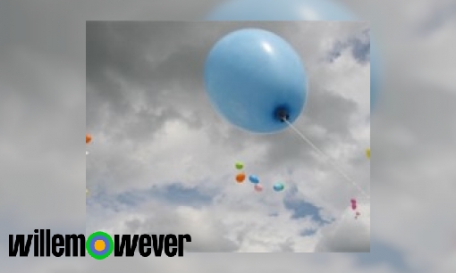 Waarom zakt een ballon met helium na een tijdje?