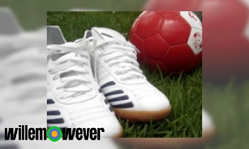 Hoe worden voetbalschoenen gemaakt?