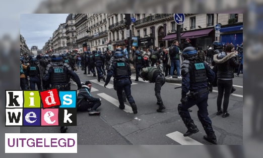 Plaatje Felle protesten in Frankrijk om pensioenplannen