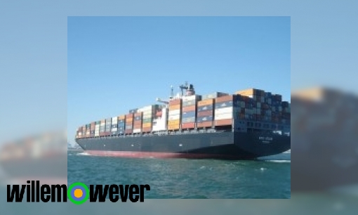 Plaatje Hoe blijven containers op een schip staan als het stormt?