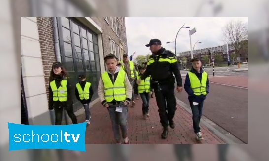 Plaatje Kinderen helpen de politie