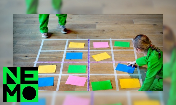 Los een kleuren-sudoku op