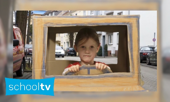 Rijden in een zelfgemaakte auto