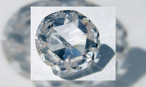 Plaatje Diamanten: uit de mijn of uit een fabriek?