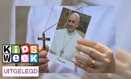Plaatje Paus Franciscus overleden: Hoe komen we aan een nieuwe paus?