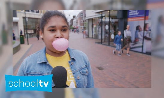 Blijft kauwgum in je maag zitten als je het doorslikt?