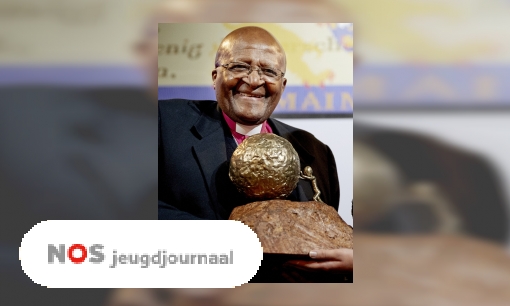 Plaatje Mensenrechten-held Desmond Tutu overleden