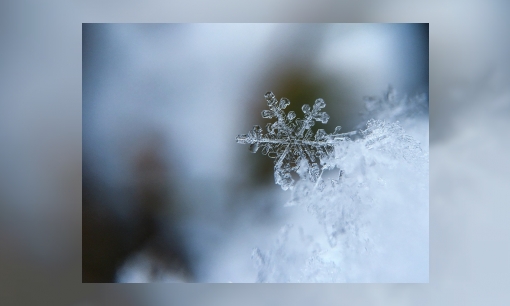 Plaatje Jeugdbieb kerstvakantiechallenge: knutsel of teken een sneeuwvlok