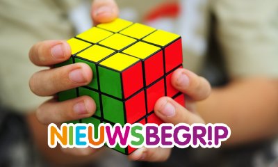 Plaatje Kunstwerk van Rubiks kubussen